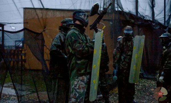 Пейнтбол как формат активного досуга: драйв, стратегия и командный дух