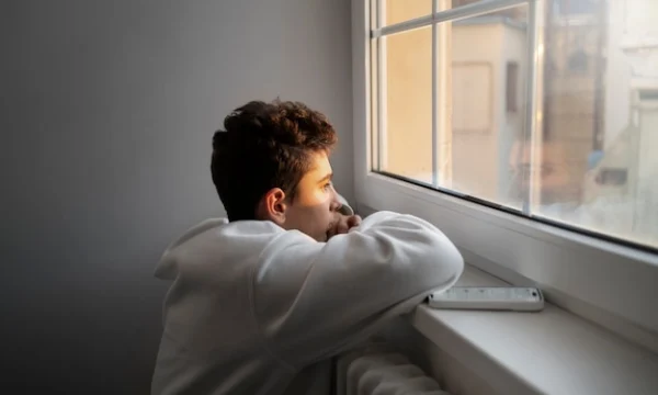 Почему нас пугает одиночество