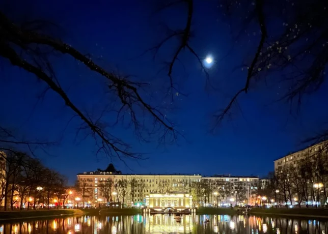 История современных Патриков: как Патриаршие пруды стали символом Москвы 4