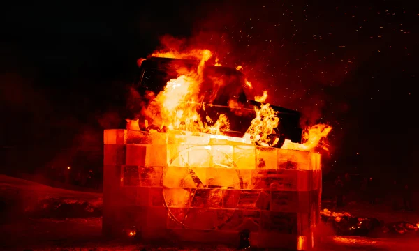 В Тверской области на Масленицу сожгли &laquo;Гелендваген&raquo; как символ преклонения перед Западом