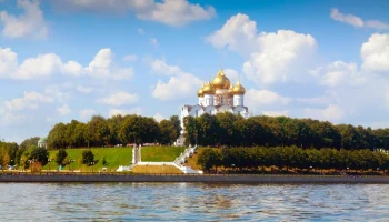 В топ-3 направления для отдыха весной у москвичей вошли города Золотого Кольца